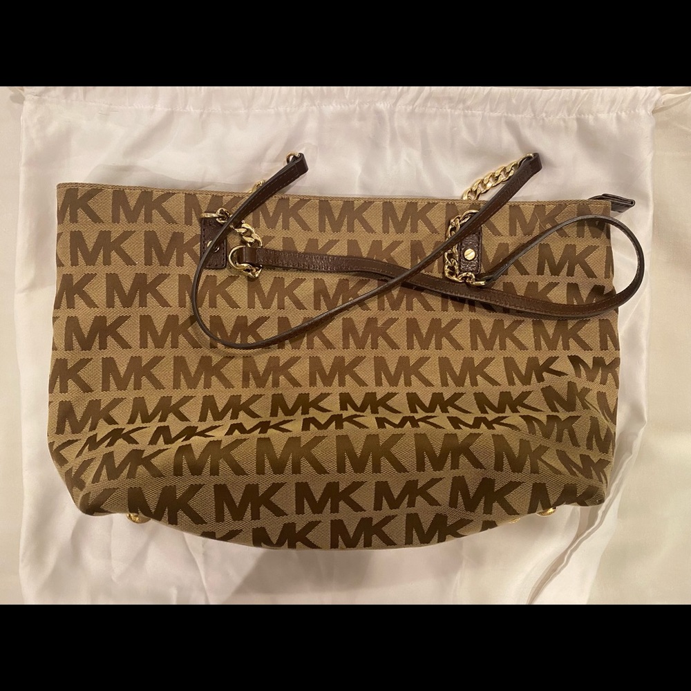 Michael Kors Signature MK